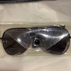 Quay x Desi Perkins high key sunglasses new